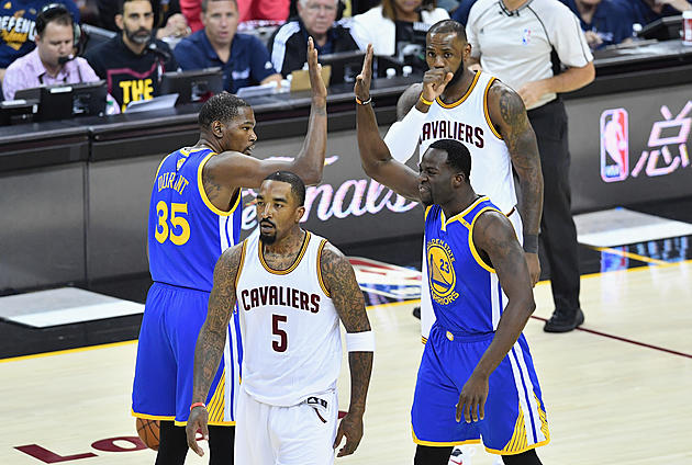 Warriors Rally to Take 3-0 Lead Over Cavs