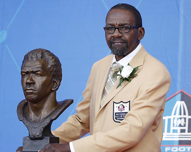 See What Seahawks Hall of Fame Inductee Kenny Easley Wanted To Finish His Induction Speech With