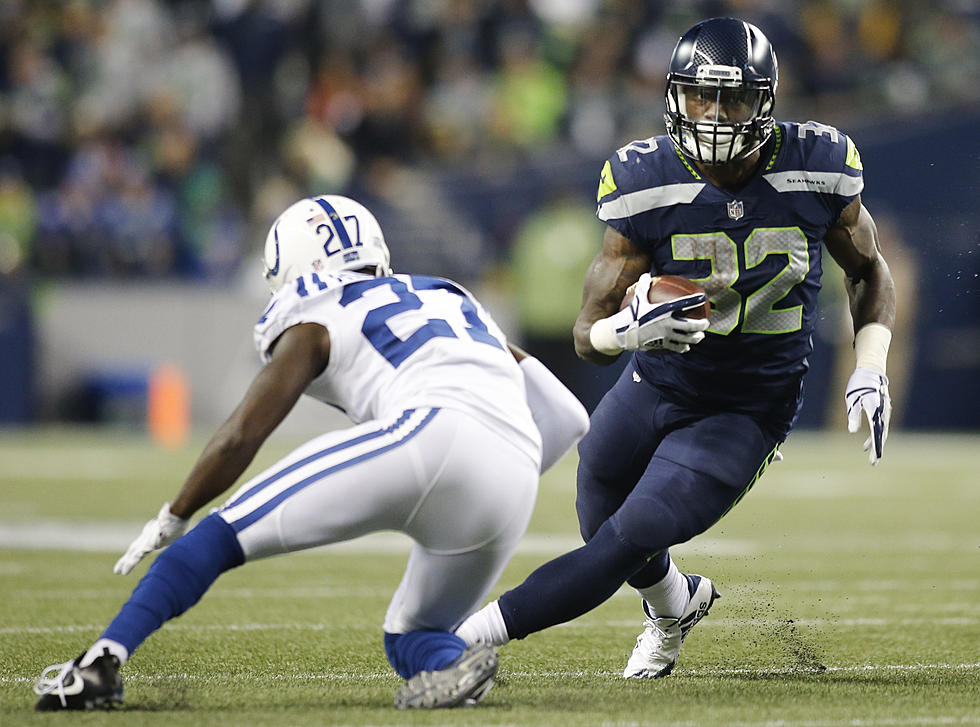 Seahawks Lose RB Chris Carson With Fracture in Left Leg