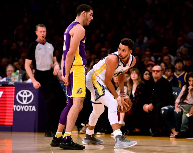 Curry Comes Through in OT, Warriors Outlast Lakers 127-123