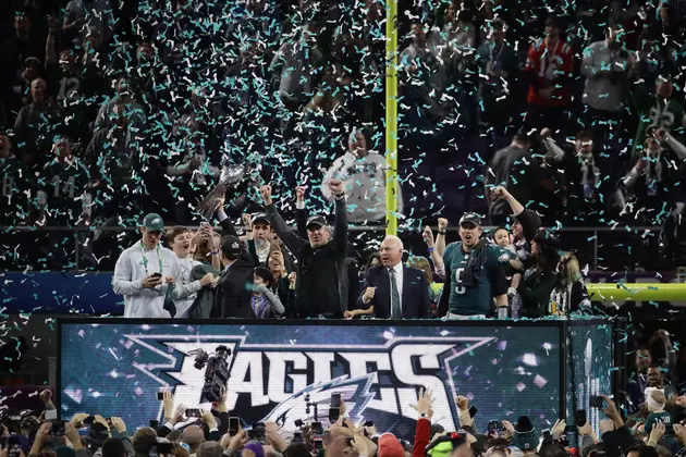 Philadelphia Eagles get Super Bowl Rings Honoring Team, Fans