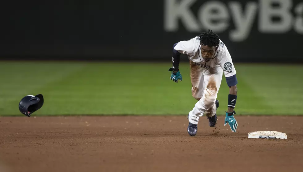 Gordon Honors Ichiro With a 3-4 Tribute in Mariners' Win vs A's