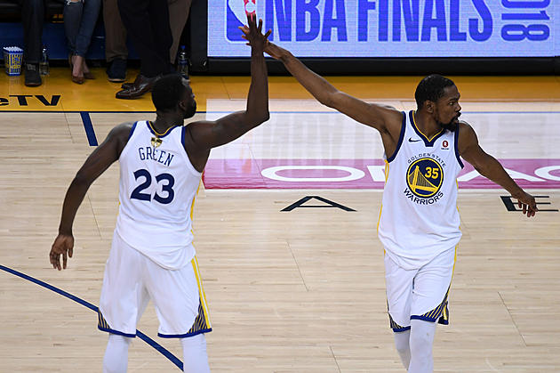 Warriors Withstand James&#8217; 51 Points to Win NBA Finals Game 1