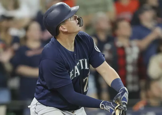 Healy, Mariners Rally Past Astros 4-3 in 10 for 4-game Sweep