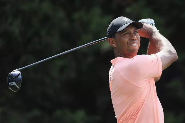 Tiger Woods Returns to Tour Championship With Share of Lead