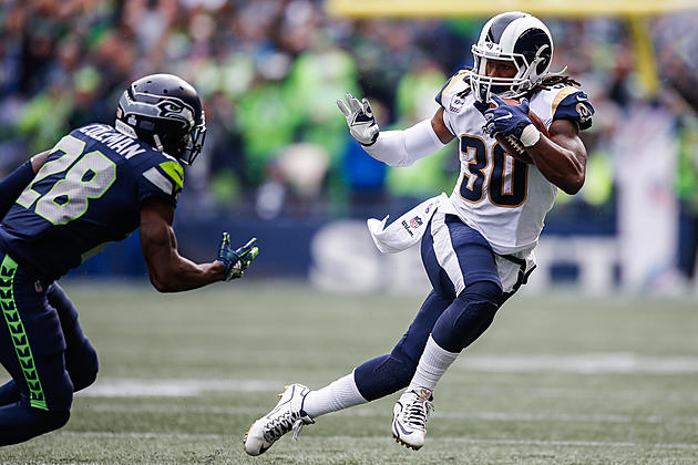 Gurley&#8217;s 3 TDs Keep Rams Perfect in 33-31 Win Over Seahawks