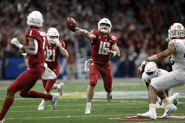 Minshew Leads Washington State Past Iowa State, 28-26.