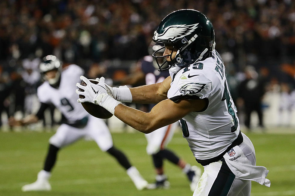 Foles Leads Eagles to 16-15 Upset of Bears