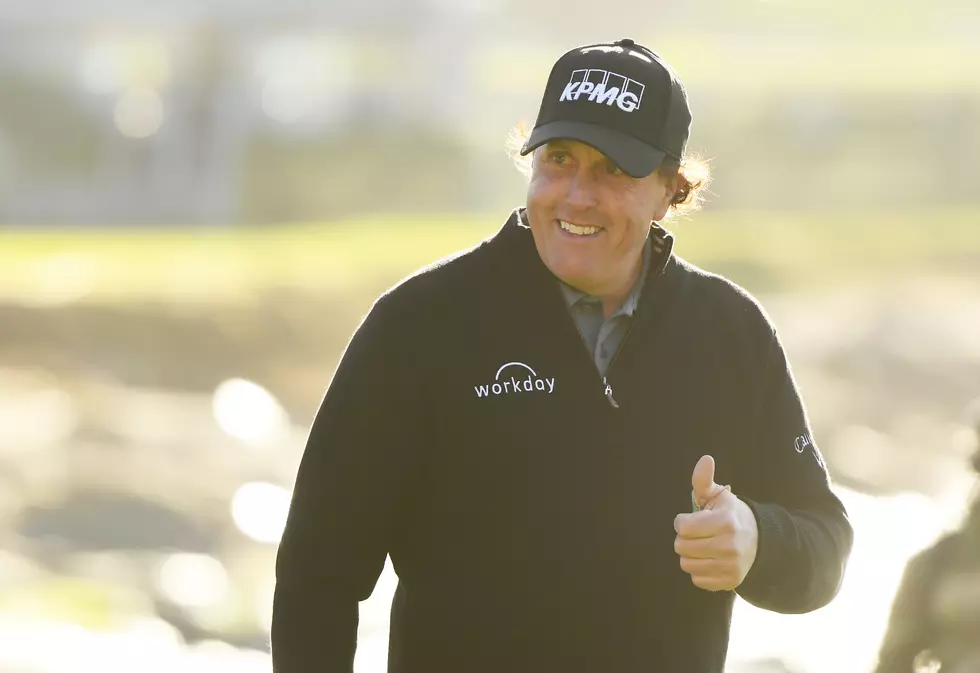 Mickelson Finishes Off a 5th Win at Pebble Beach