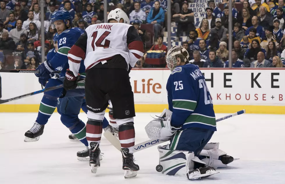 Galchenyuk Lifts Coyotes Over Canucks in Overtime