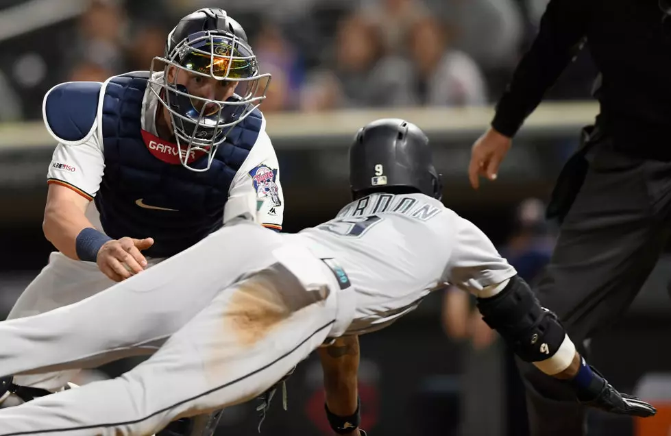 Gordon Helps Mariners Beat Sloppy Twins 9-6 in 10 Innings