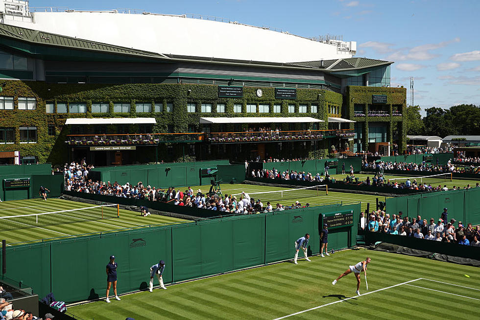 Djokovic Opens Centre Court at Wimbledon; Venus Faces Teen