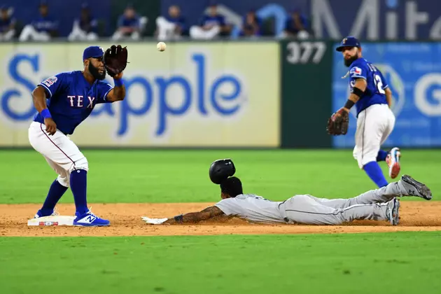 Mariners Score Twice in Ninth Inning, Beat Rangers 5-3