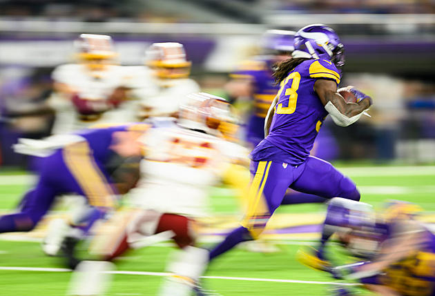 Cook, Vikings Wear Down Redskins 19-9 for 4th Straight Win