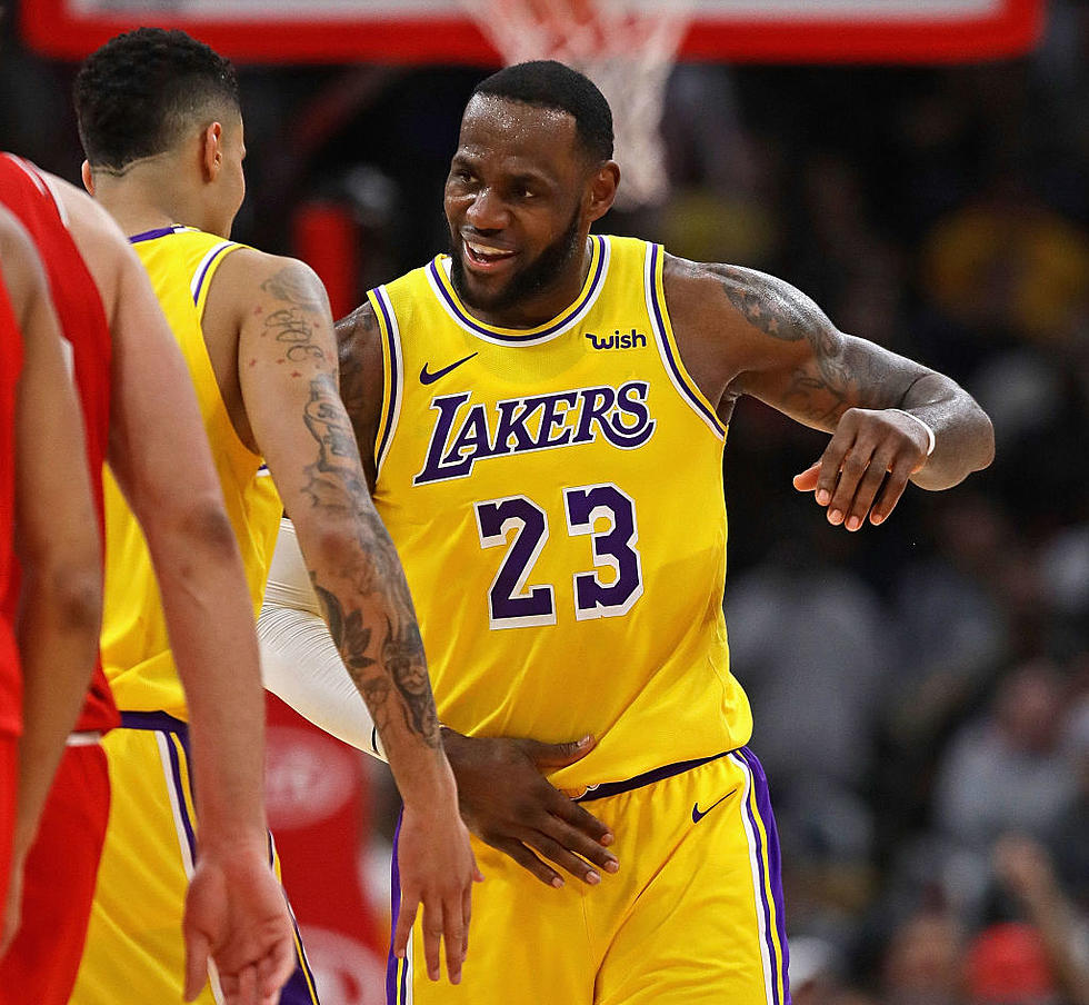 LeBron 3rd Straight Triple-double, Lakers Rally Past Bulls