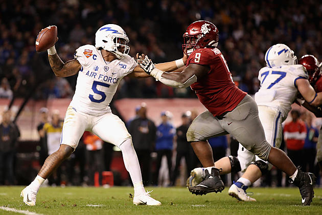 Air Force Crunches Washington State, 31-21, at Cheez-It Bowl