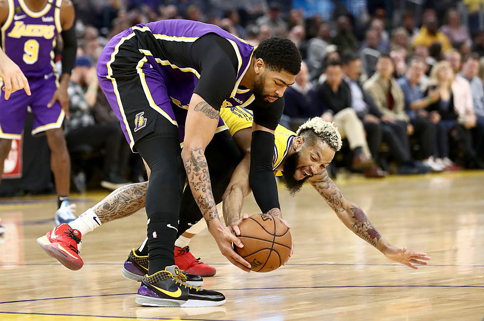 Davis Leads Way in Lakers’ Seventh Straight Win, James Out