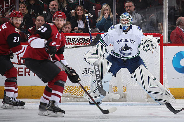 Crouse Scores Tiebreaking Goal, Leads Coyotes Over Canucks