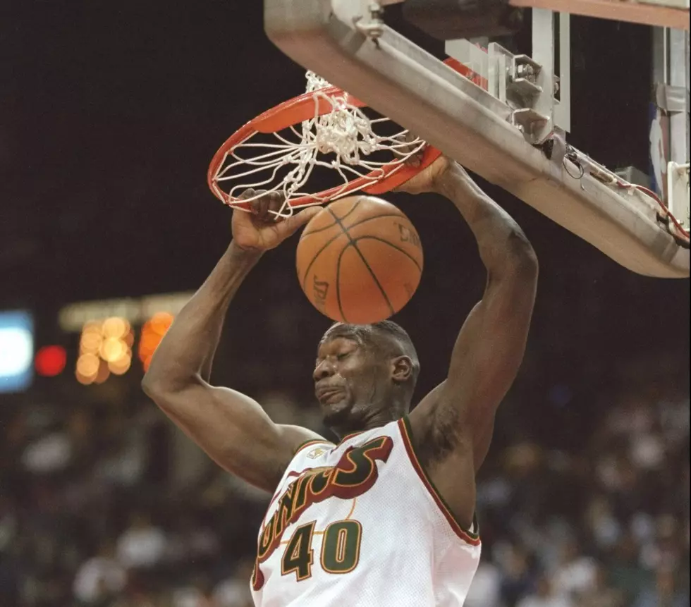 OTD: 1992 Sonics Shawn Kemp Posterizes Alton Lister [VIDEO]