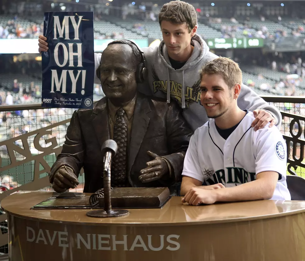 Late, Great Dave Niehaus Welcomes Mariners Baseball Back [VIDEO]