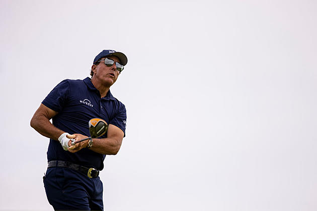 Mickelson Goes Low, Extends Lead in PGA Tour Champions Debut