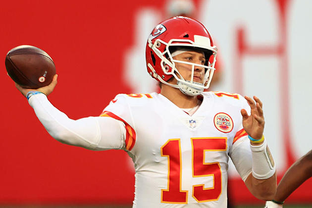 Super Matchup Between QBs Mahomes, Brady for NFL Title