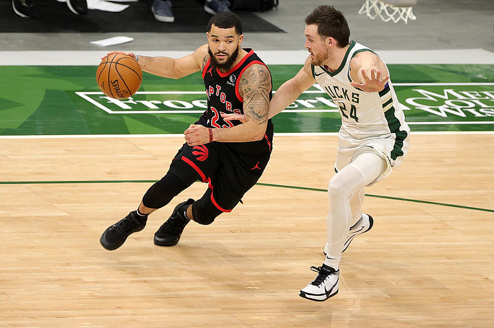 Raptors Beat Bucks 124-113 Despite Losing Lowry to Injury