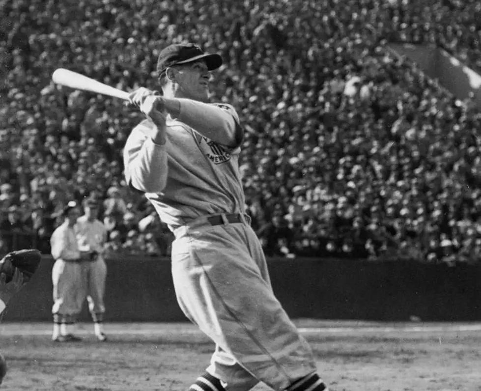 Lou Gehrig Bat From 1938 Sells for Over $715,000