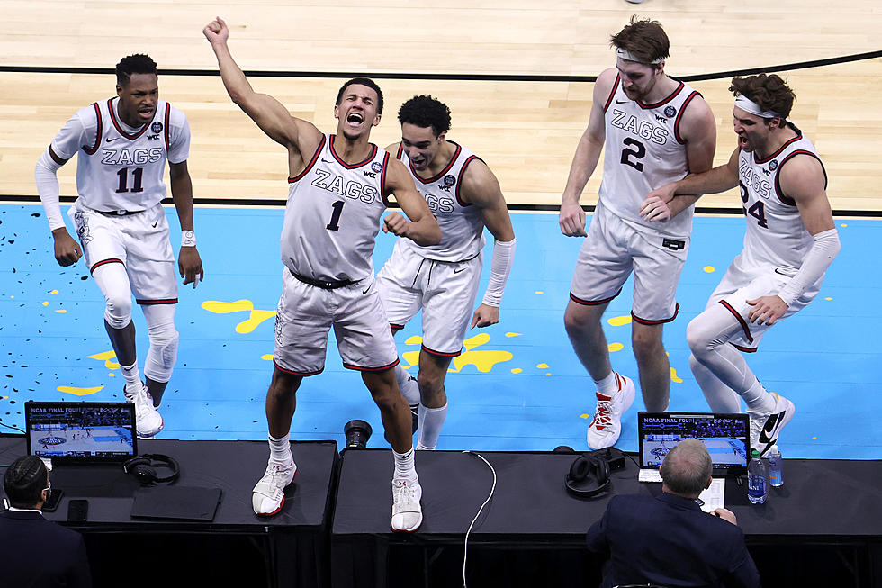 Seattle Fans Go Crazy at Mariner Game When Gonzaga Won [VIDEO]