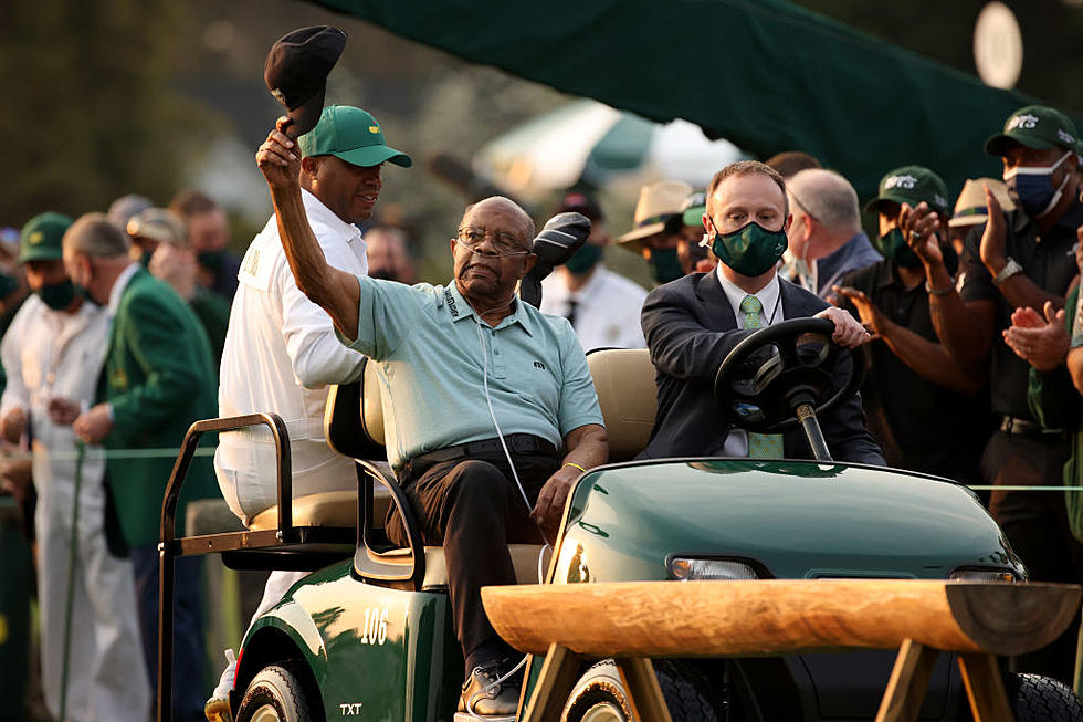 With a Wave and Smile, Lee Elder Helps Open the Masters