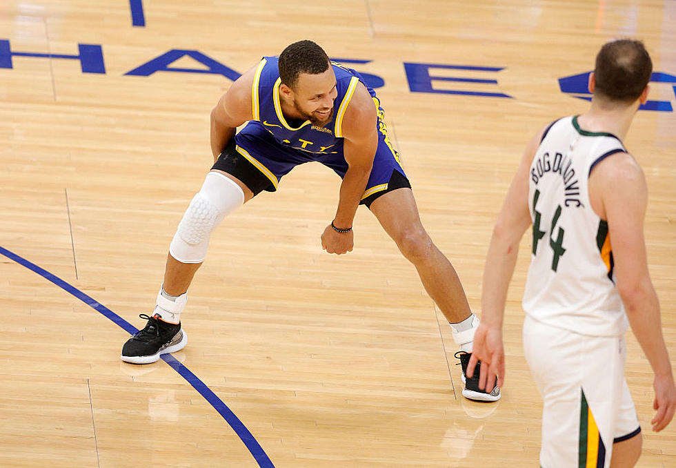 Stephen Curry’s Late 3 Lifts Warriors Past Jazz 119-116