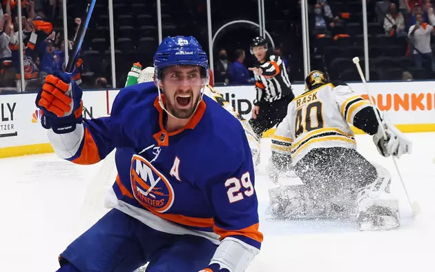 Islanders Beat Bruins 6-2 in Game 6, Reach Stanley Cup Semis