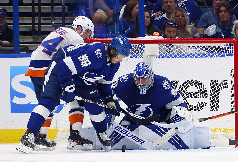 Semyon Varlamov, Islanders Beat Lightning 2-1 in Game 1