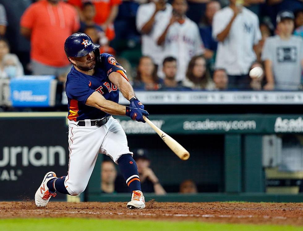 Altuve HR Caps 6-run Rally in 9th, Astros Shock Yankees 8-7