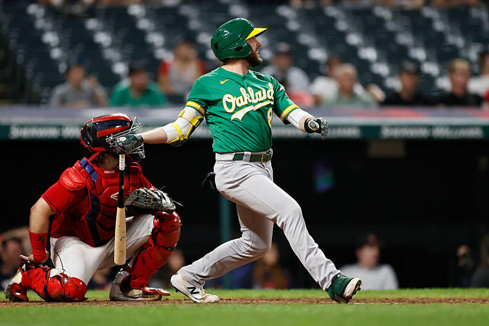 Lowrie Doubles in 10th, A’s Top Indians for 5th Win in Row