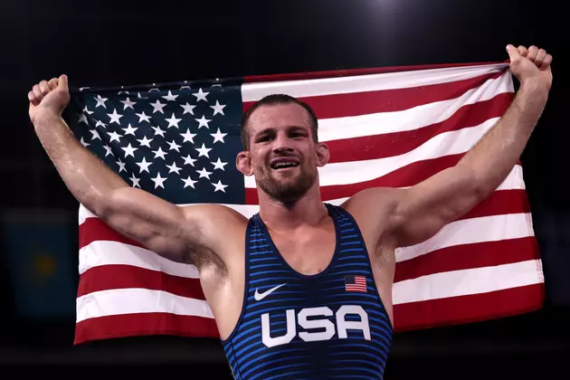 American Taylor Beats Iran&#8217;s Yazdani for Wrestling Gold