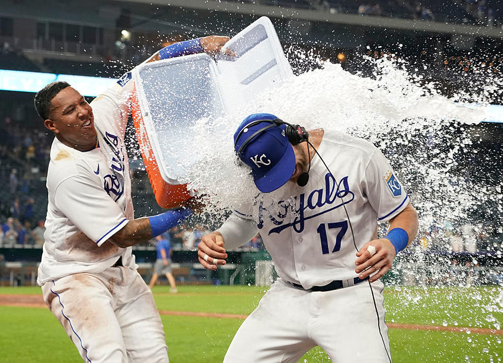 Dozier Homer Helps Royals to 3rd Straight Win Over Astros