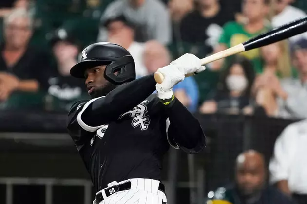 Robert Has 3 Hits, 2 RBIs to Lead White Sox Past A&#8217;s 3-2