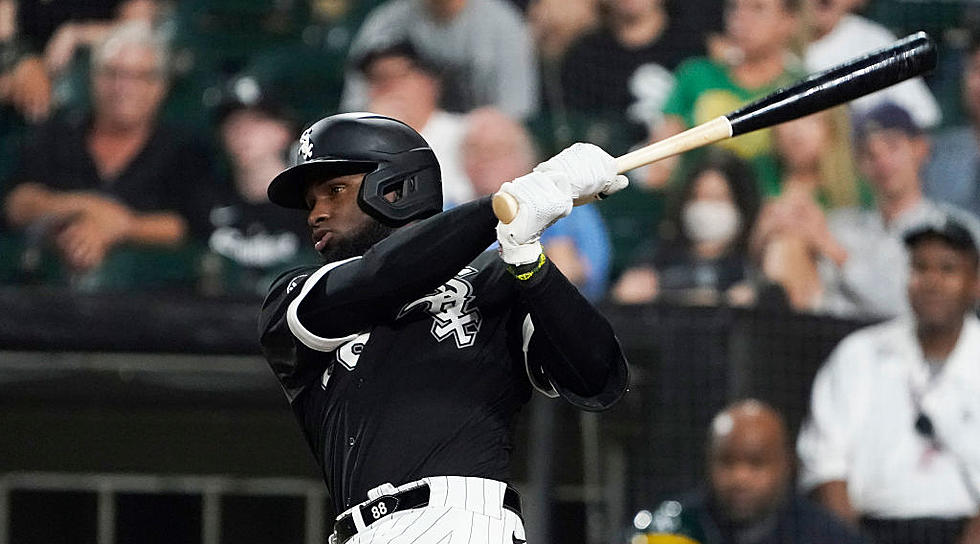 Robert Has 3 Hits, 2 RBIs to Lead White Sox Past A’s 3-2
