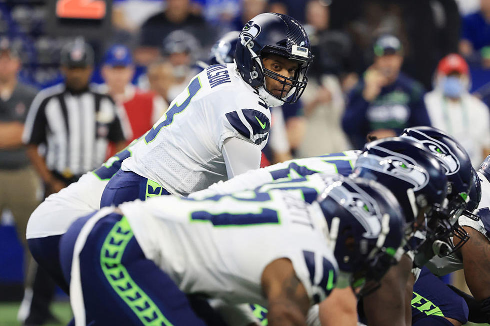 Efficient Wilson Leads Seahawks Past Colts 28-16 in Opener