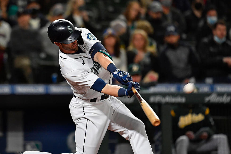 Haniger’s Homer Helps M’s Beat A’s 4-2, Close in Wild Card