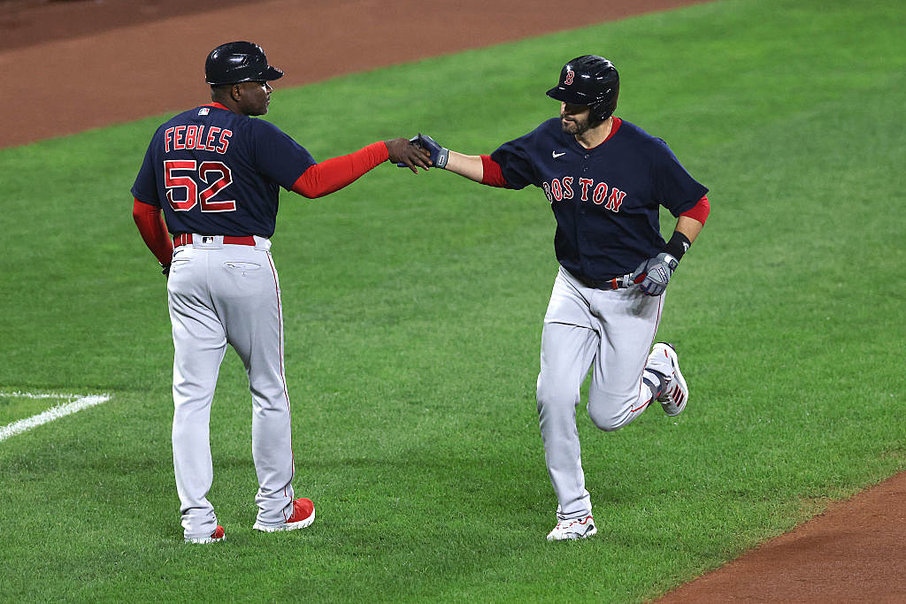 McCullers shines as Astros beat White Sox 6-1 in Game 1