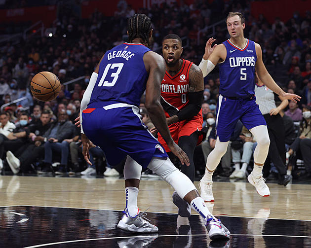 Kennard has 23, Clippers Rout Blazers 116-86 for 1st Win