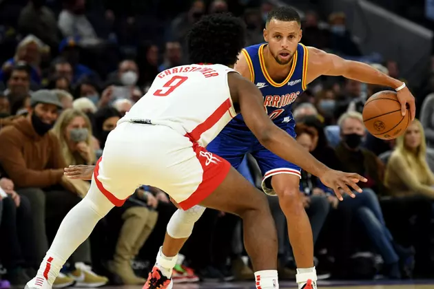 Curry Scores 50 Points to Go With 10 Assists in Warriors Win