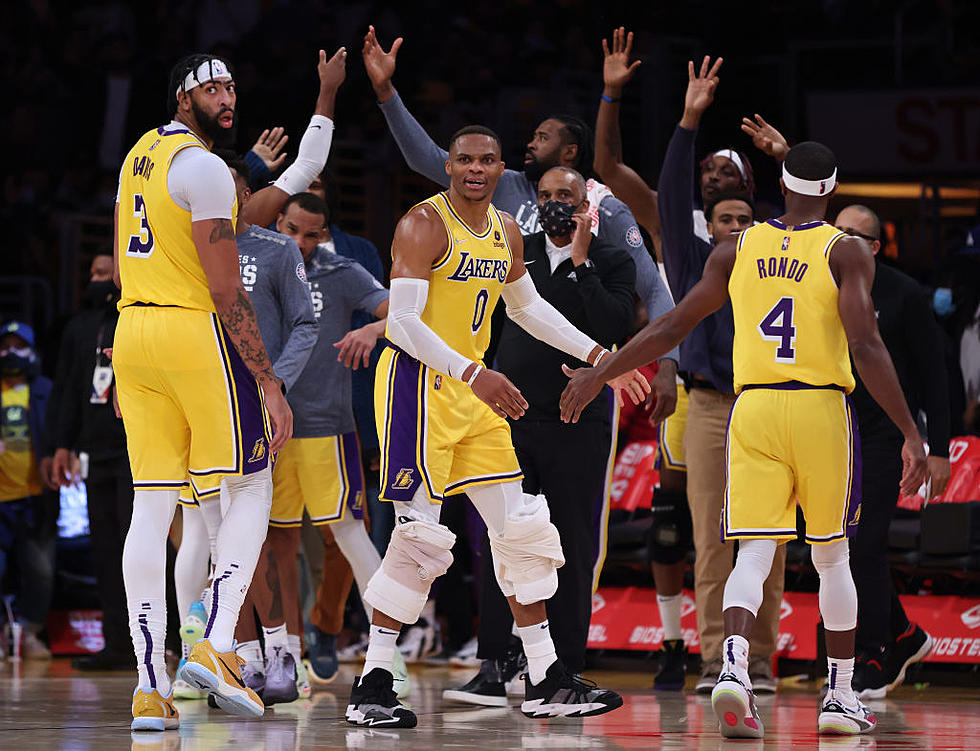 Davis, Anthony Lead Lakers in OT to Defeat Hornets 126-123