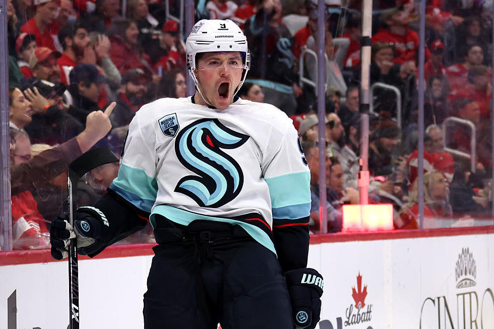 Donato’s Goal vs. Former Team Helps Kraken Beat Sharks 3-1