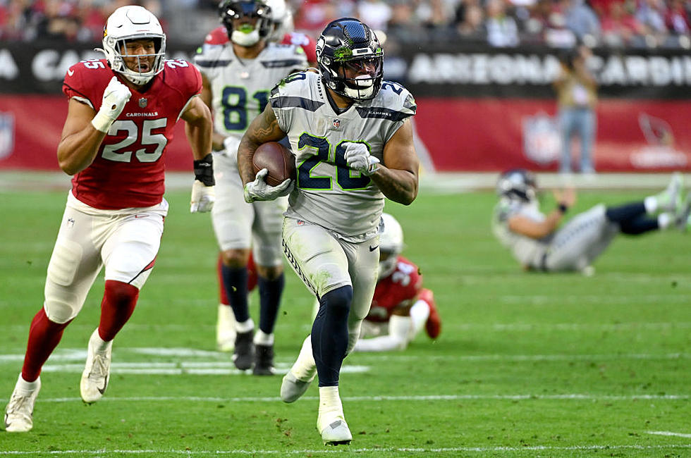 Seahawks win 38-30 to Spoil Cardinals Shot at NFC West Title