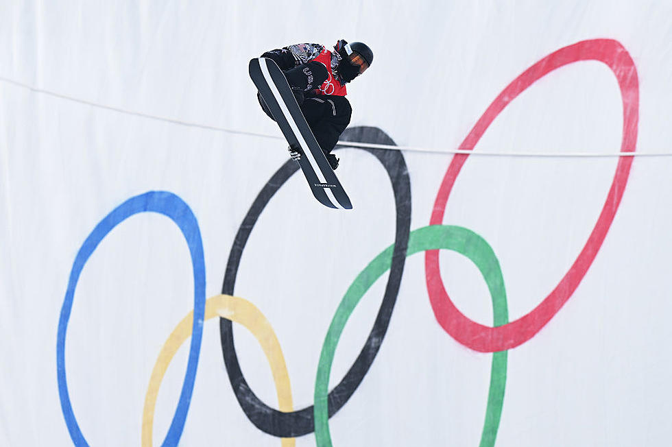 After a Fall, Shaun White Stomps his Way into Olympic Final