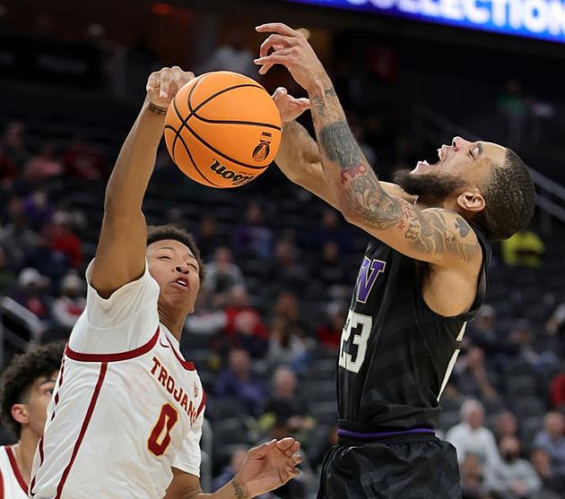 No. 21 USC Holds Off Washington 65-51 in Pac-12 Quarters