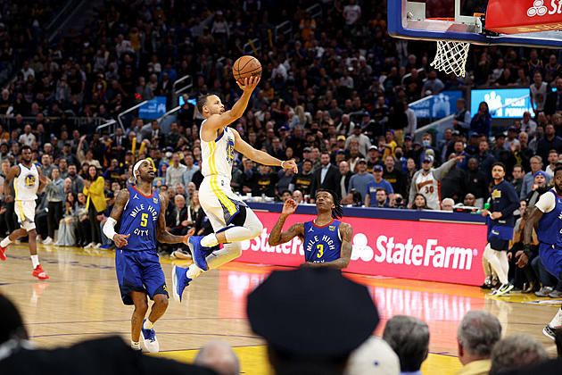 Curry Scores 34 Points off Bench, Warriors Lead Nuggets 2-0